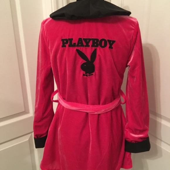 Playboy Pink Velvet Robe! - Picture 6 of 8